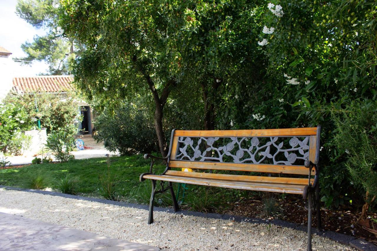Eti And Mia Holiday Apartments Muntić Kültér fotó